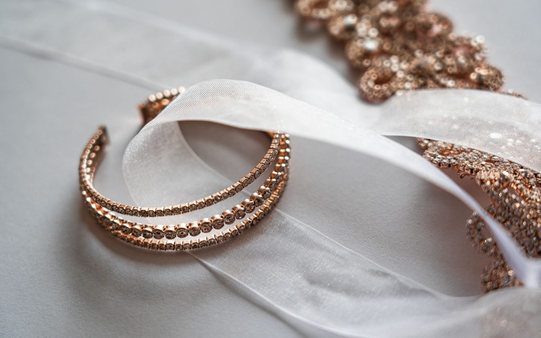 Glitter to Minimalism: Unveiling the Latest Jewelry Trends